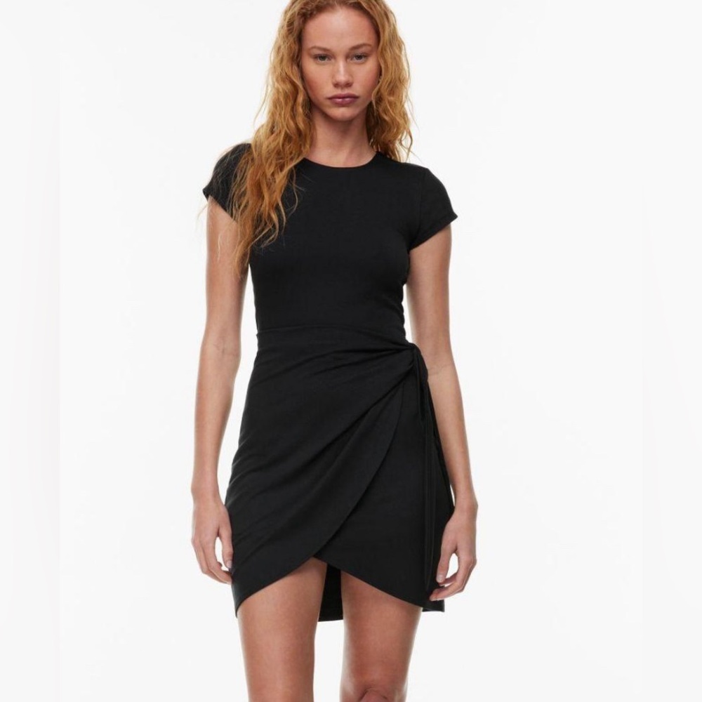 BNWT Aritzia Lune Dress - Small - Black